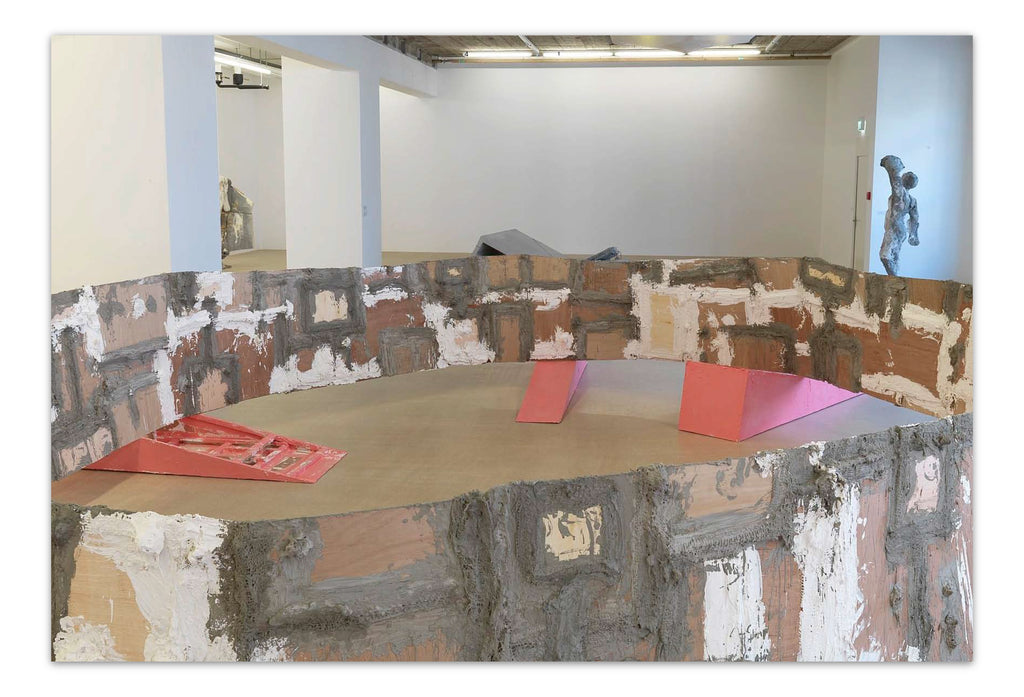 DISPLACED FRACTURES – ÜBER DIE BRUCHLINIEN VON ARCHITEKTUREN UND IHREN KÖRPERN, 2011